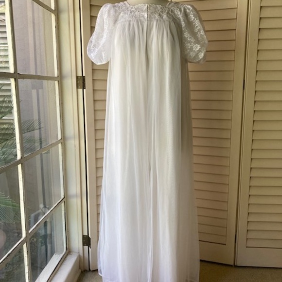 1980's Movie Star Nylon and Chiffon Peignoir Set - Picture 1 of 12